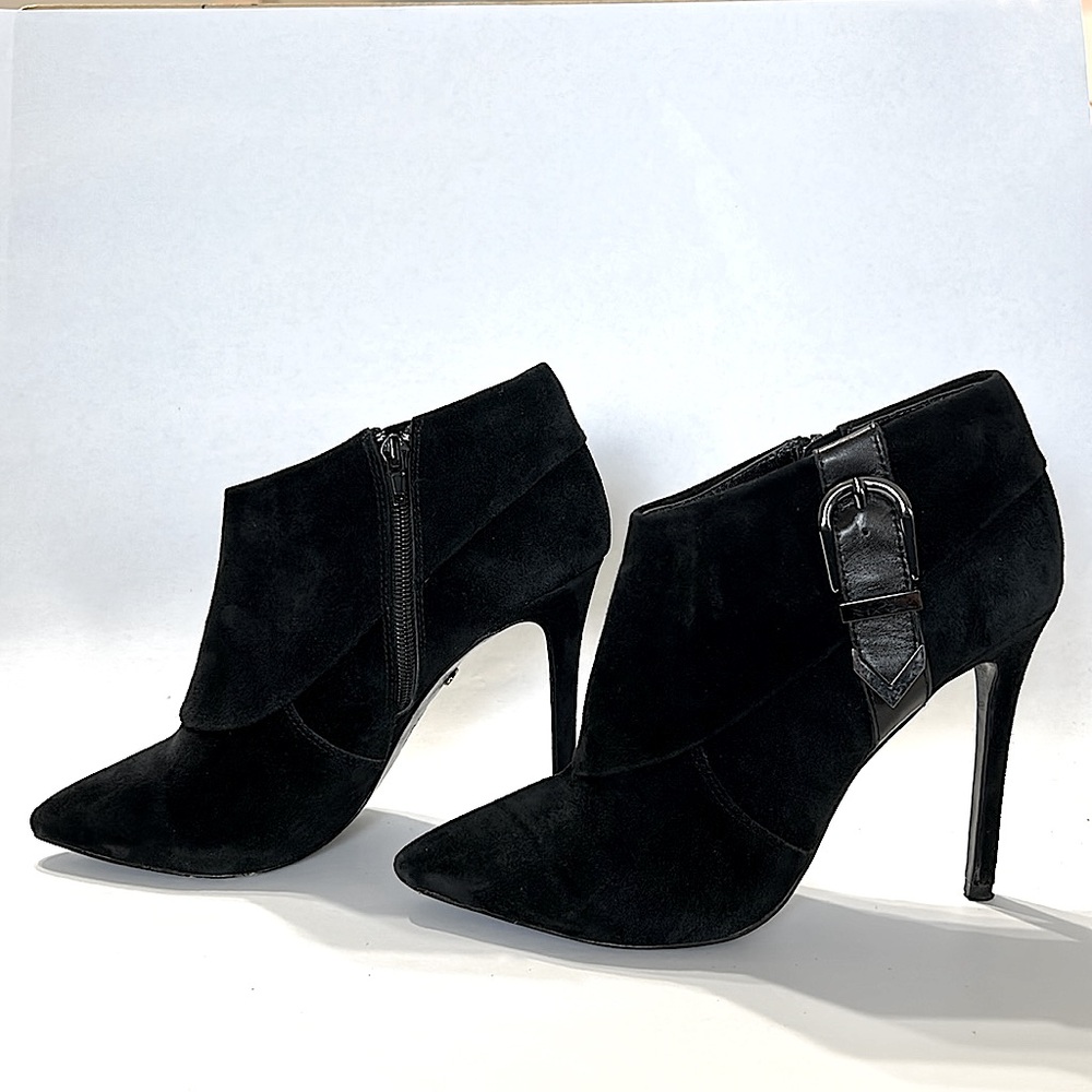 Charles David 'Valle' Pointy Toe Bootie Black Suede Buckle Zip Stiletto Heel 7.5